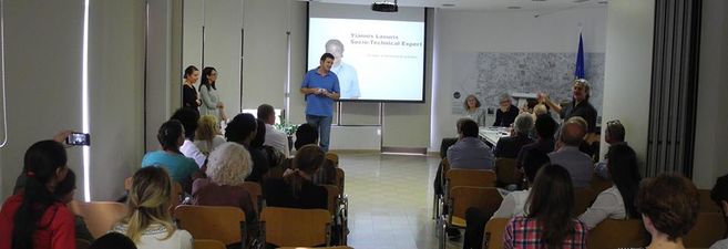 Yiannis Laouris standing on the right